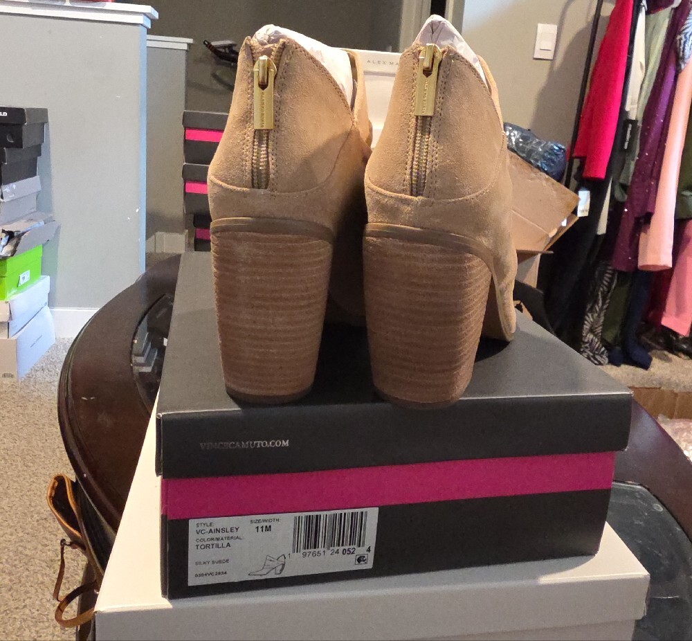 Vince Camuto Tortilla Suede Pointed Toe Ankle Booties - Picture 7 of 10